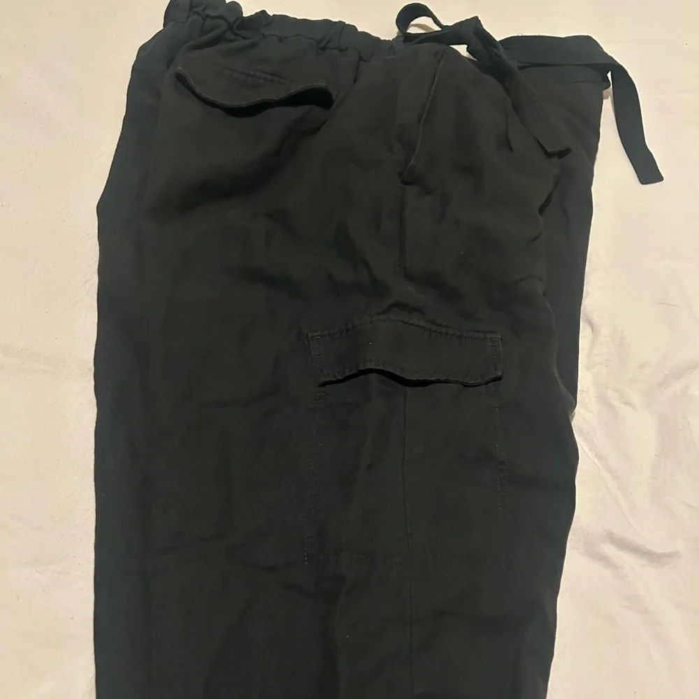 Banana Republic BLACk COLOR Cargo Joggers